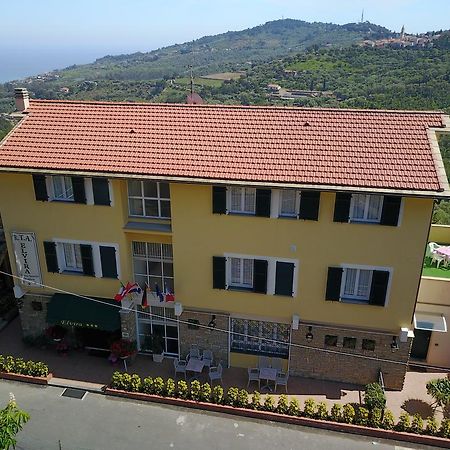 Residence Elvira Diano Marina Kültér fotó