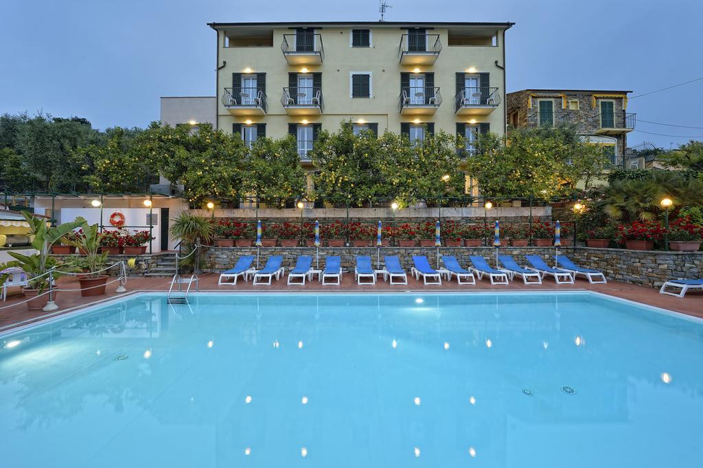 Residence Elvira Diano Marina Kültér fotó
