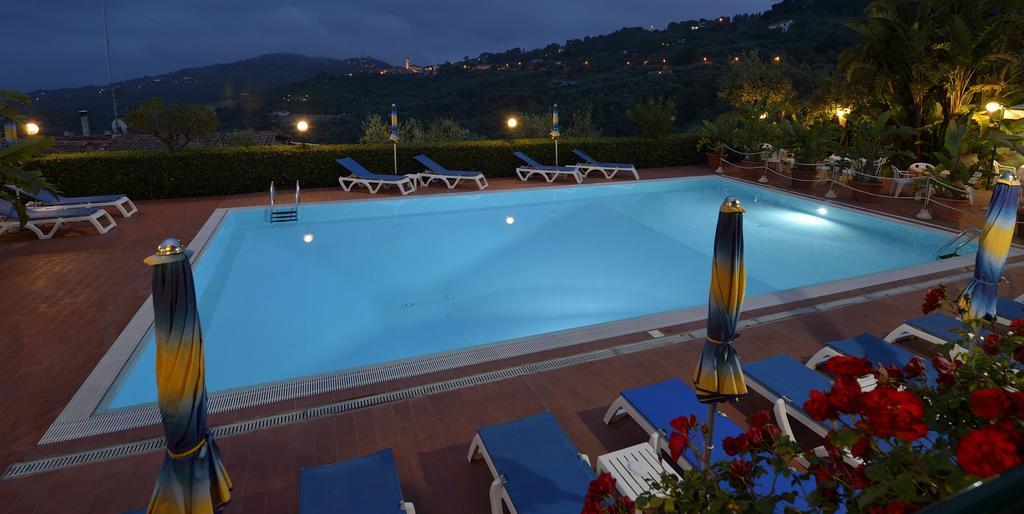 Residence Elvira Diano Marina Kültér fotó