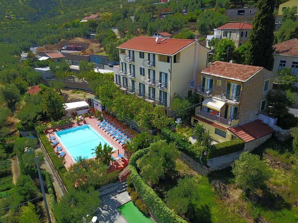 Residence Elvira Diano Marina Kültér fotó